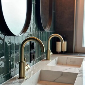 Sanitair en tegels HHW t.h.o.d.n. Sanisale.com image 4