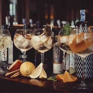 Roest wine & food bar image 4