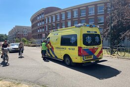 Meerdere personen bevangen door hitte tijdens Ironman Westfriesland. Ambulances rijden af en aan in centrum Hoorn