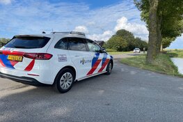 Auto eindigt in sloot in Venhuizen