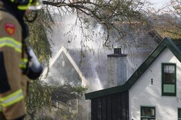 Veel brandweer ter plekke bij brand in Venhuizen