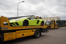 FIOD doet inval bij autobedrijven in Blokker, meerdere auto's in beslag genomen. Mogelijk verband met inval in Heerhugowaard