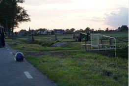 Botsing tussen motorrijder en bestelbus in Wijdenes