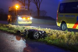 Scooterrijder komt ten val in Hem