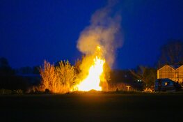 Brandweer rukt uit voor uit de hand gelopen paasvuur