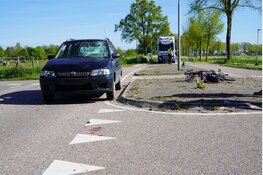 Fietser gewond na aanrijding met auto in Venhuizen