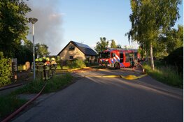 Grote rookwolken bij brand in Oosterblokker