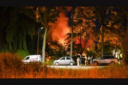 Brand in achtertuin woning Hem, konijnen overleden
