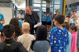 Burgemeester Diepstraten reikt B-diploma's uit