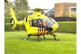Man gewond na val van ladder aan de Zanglijster in Hoogkarspel, traumahelikopter ter plaatse