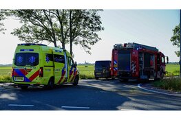 Automobiliste verliest macht over stuur en belandt in sloot in Westwoud