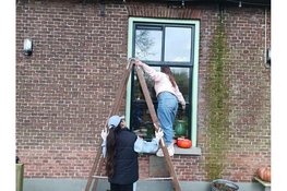 Leerlingen klussen tijdens Heel Werenfridus Helpt