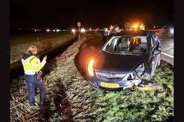 Auto raakt van de weg op N307