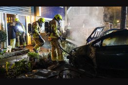 Auto door brand verwoest in Hoogkarspel
