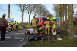 Automobiliste botst frontaal op los geschoten aanhanger in Westwoud