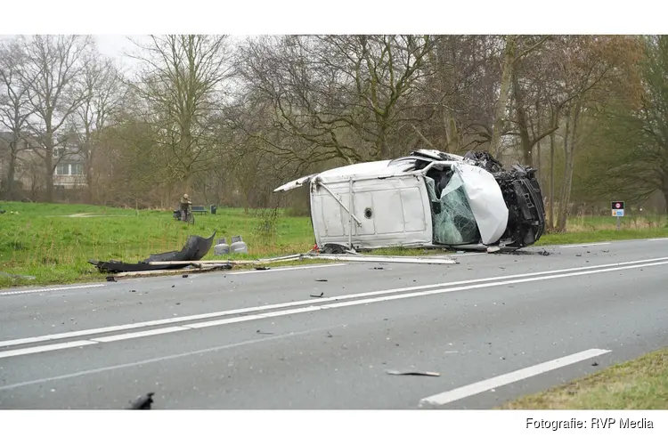 Persoon overleden na aanrijding tussen meerdere voertuigen op N307 bij Venhuizen