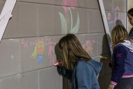 Kinderen tekenen toekomstdromen in gymzaal nieuwe MFA