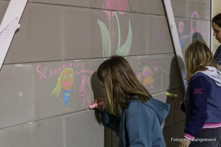 Kinderen tekenen toekomstdromen in gymzaal nieuwe MFA