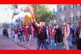 Uitzinnige menigte op de been bij huldiging van bekerwinnaar AZ