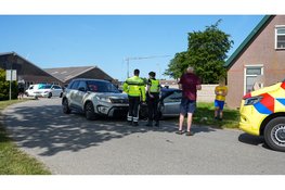 Persoon gewond na botsing tussen personenauto en brommobiel
