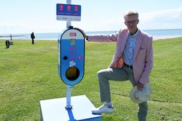 Samen tegen huidkanker: zonnebrandcrèmepaal geplaatst bij haven Wijdenes en Uiterdijk Schellinkhout