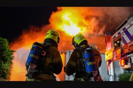 Uitslaande brand in restaurant Wijdenes, leuzen op muren geschreven