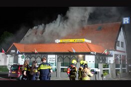 Uitslaande brand in restaurant Wijdenes, leuzen op muren geschreven