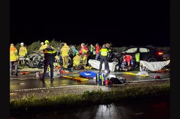 Zeker drie doden door frontale botsing op dijk Lelystad-Enkhuizen