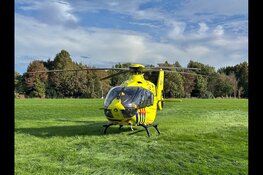 Man ernstig gewond geraakt na val van ladder, traumahelikopter ter plaatse