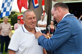 Koninklijke onderscheiding voor molenaar Freek Kalf tijdens 50-jarig jubileum