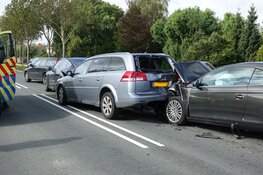 Kettingbotsing op N506: gewonden naar ziekenhuis