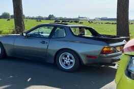 Fietser rijdt achterop auto in Wijdenes