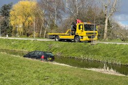 Auto te water in Oosterblokker