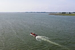 Watersporter in problemen op Markermeer belt zelf 112