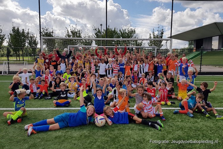 Jeugdvoetbaldagen bij SC Spirit`30 in de herfstvakantie