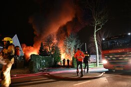 Grote uitslaande brand in Schellinkhout