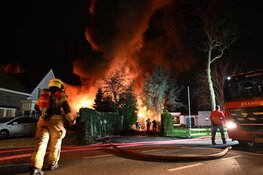 Grote uitslaande brand in Schellinkhout