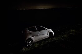 Automobiliste maakt stuurfout op Zuiderdijk in Schellinkhout