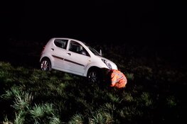 Automobiliste maakt stuurfout op Zuiderdijk in Schellinkhout